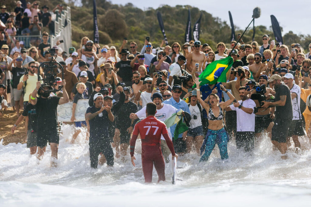 Filipe-Toledo_Bells22_DUNB4330_Matt-Dunbar