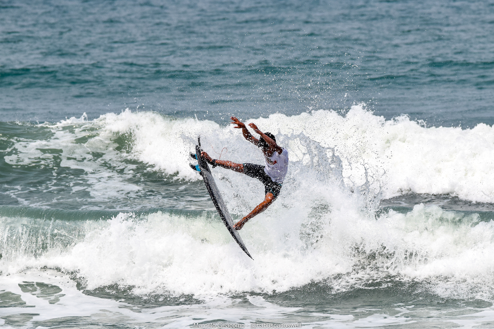 Phellype Silva, FT Kids On Fire 2024, Praia Grande de Ubatuba (SP). Foto: Marcelo Geacomo / @nabuscadoswell