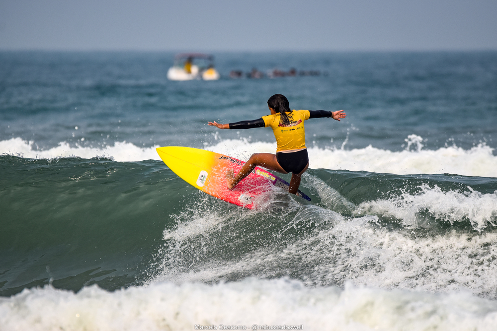 Catarina Kobayashi, FT Kids On Fire 2024, Praia Grande de Ubatuba (SP). Foto: Marcelo Geacomo / @nabuscadoswell