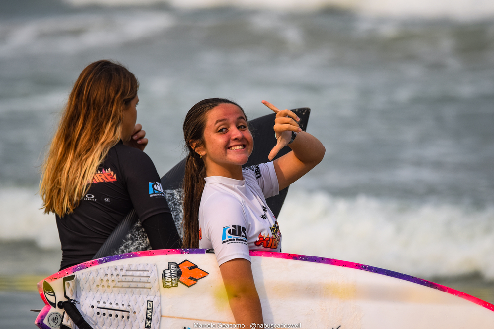 Marina Suguimoto, FT Kids On Fire 2024, Praia Grande de Ubatuba (SP). Foto: Marcelo Geacomo / @nabuscadoswell