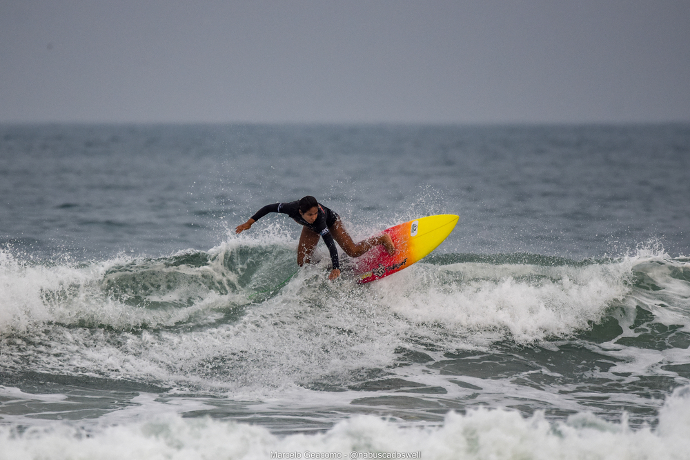 Catarina Kobayashi, FT Kids On Fire 2024, Praia Grande de Ubatuba (SP). Foto: Marcelo Geacomo / @nabuscadoswell