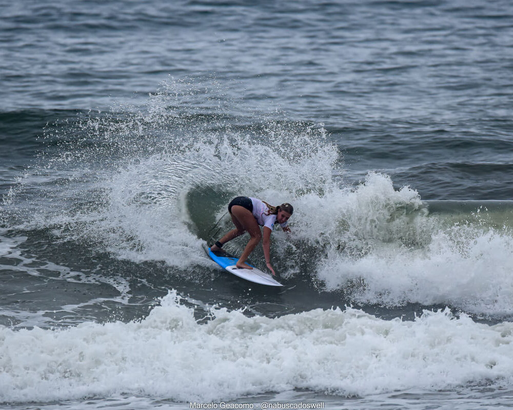 Mariá Marquez, FT Kids On Fire 2024, Praia Grande de Ubatuba (SP). Foto: Marcelo Geacomo / @nabuscadoswell