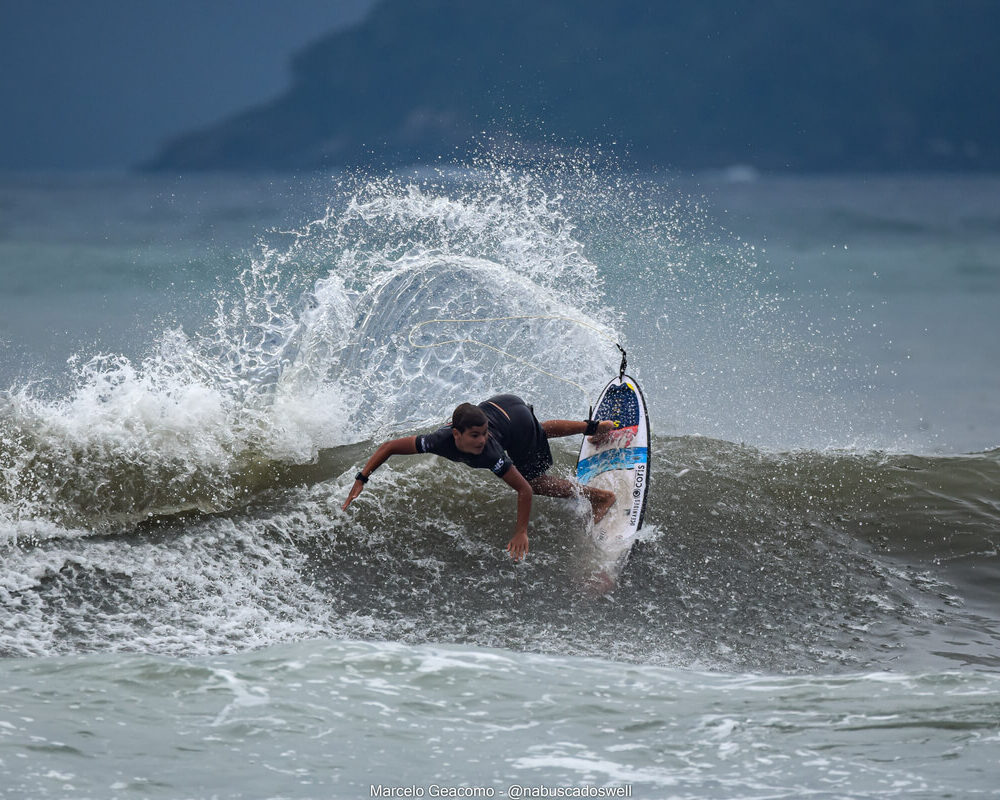 Keoni Rennó, FT Kids On Fire 2024, Praia Grande de Ubatuba (SP). Foto: Marcelo Geacomo / @nabuscadoswell