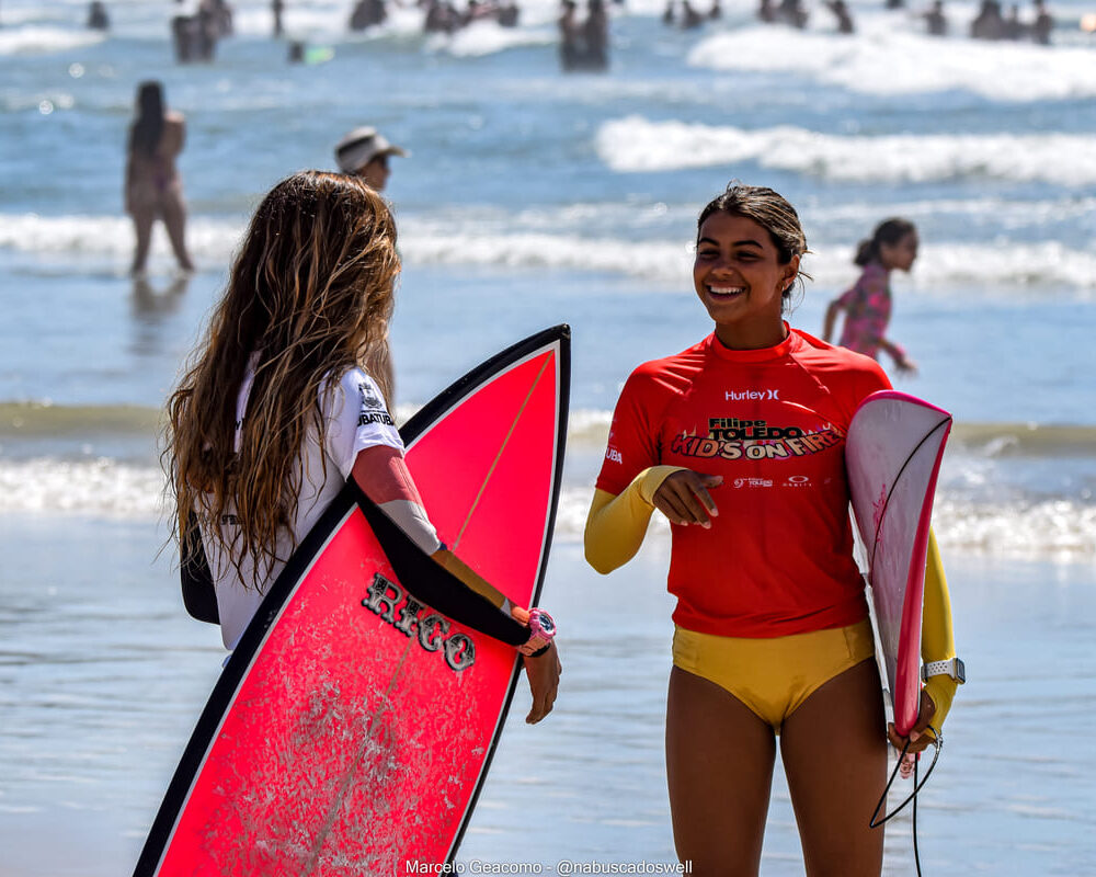 Eloah Souza e Maeva Guastalla, Segunda etapa do FT Kids On Fire 2024, Praia Grande de Ubatuba (SP). Foto: Marcelo Geacomo / @nabuscadoswell