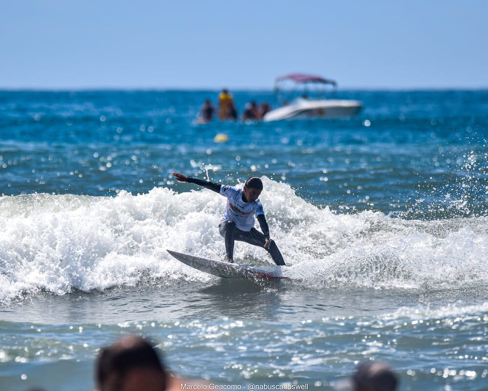 Raoni Rodrigues, Segunda etapa do FT Kids On Fire 2024, Praia Grande de Ubatuba (SP). Foto: Marcelo Geacomo / @nabuscadoswell