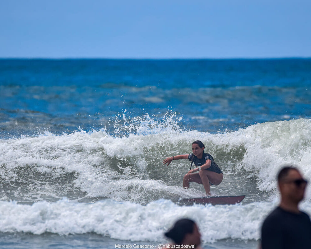 Nalu Carratu, Segunda etapa do FT Kids On Fire 2024, Praia Grande de Ubatuba (SP). Foto: Marcelo Geacomo / @nabuscadoswell