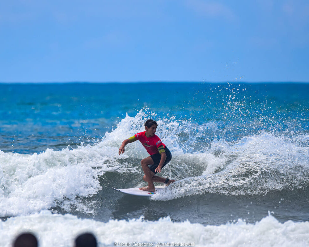 Bryan Almeida, Segunda etapa do FT Kids On Fire 2024, Praia Grande de Ubatuba (SP). Foto: Marcelo Geacomo / @nabuscadoswell