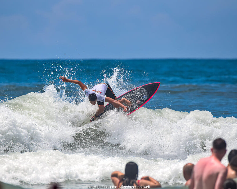 Miguel Gomes, Segunda etapa do FT Kids On Fire 2024, Praia Grande de Ubatuba (SP). Foto: Marcelo Geacomo / @nabuscadoswell