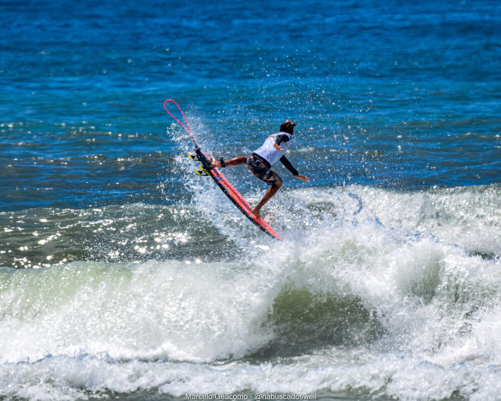 Eduardo Mulford, FT Kids On Fire 2024, Praia Grande de Ubatuba (SP). Foto: Marcelo Geacomo / @nabuscadoswell