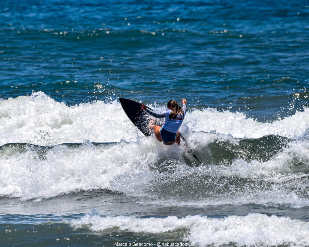 Luli Savoi, FT Kids On Fire 2024, Praia Grande de Ubatuba (SP). Foto: Marcelo Geacomo / @nabuscadoswell