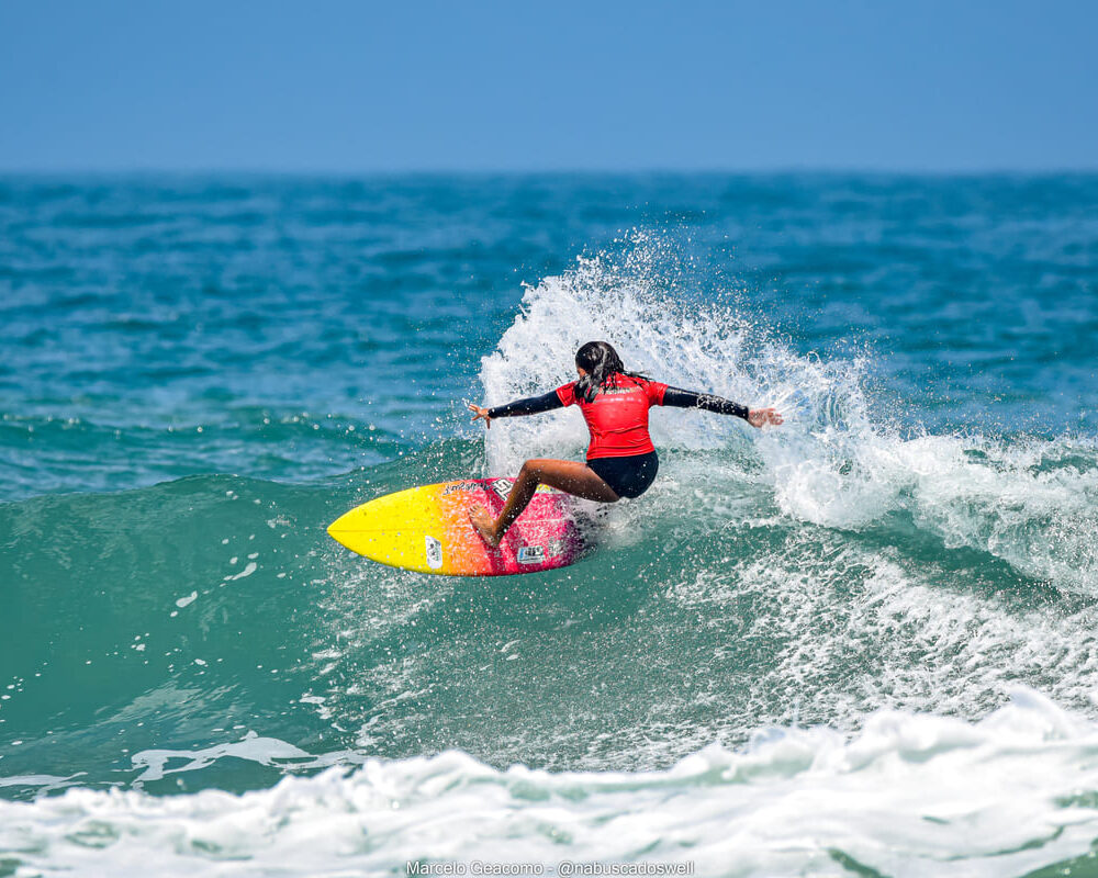 Catarina Kobayashi, Terceira etapa do FT Kids On Fire 2024, Praia Grande de Ubatuba (SP). Foto: Marcelo Geacomo / @nabuscadoswell