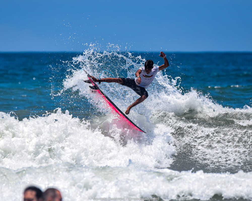 Phellype Silva, Segunda etapa do FT Kids On Fire 2024, Praia Grande de Ubatuba (SP). Foto: Marcelo Geacomo / @nabuscadoswell