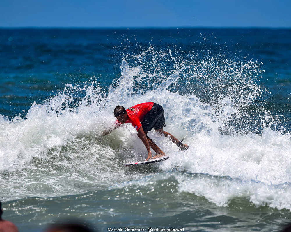 Keoni Rennó, FT Kids On Fire 2024, Praia Grande de Ubatuba (SP). Foto: Marcelo Geacomo / @nabuscadoswell