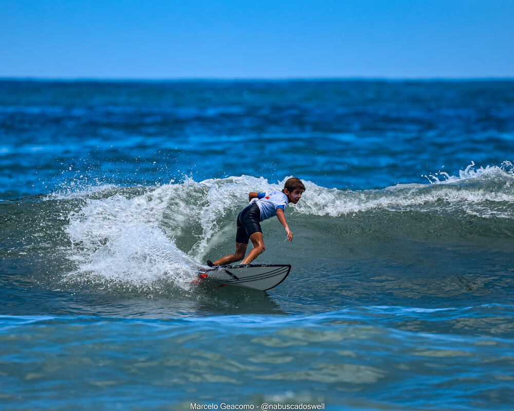 Matteo Durao, FT Kids On Fire 2024, Praia Grande de Ubatuba (SP). Foto: Marcelo Geacomo / @nabuscadoswell