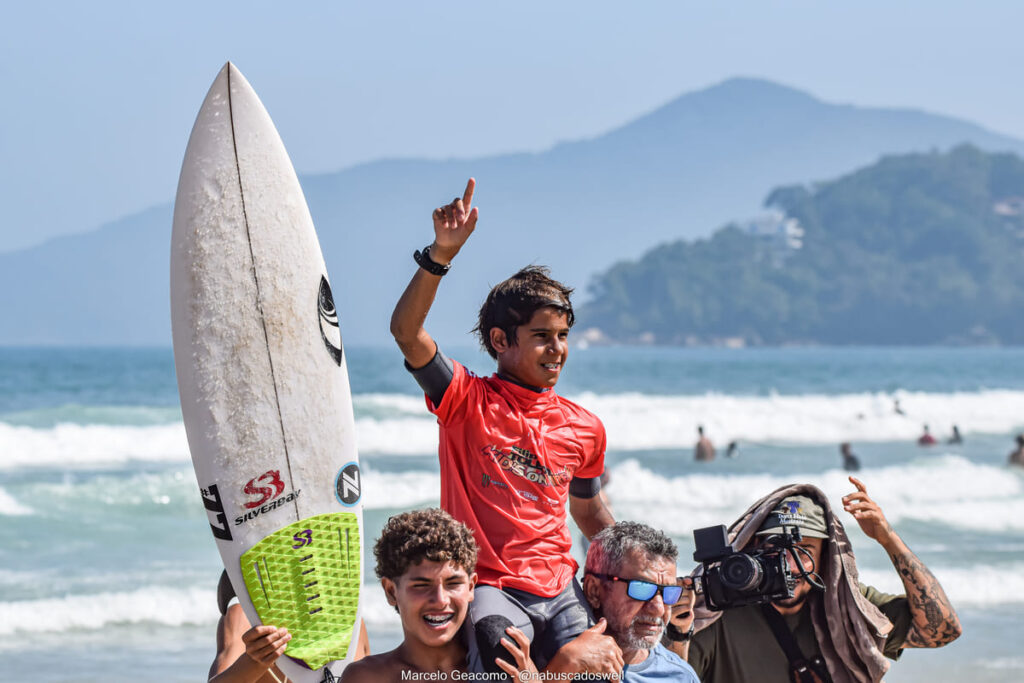 Terceira etapa do FT Kids On Fire 2024, Praia Grande de Ubatuba (SP). Foto: Marcelo Geacomo / @nabuscadoswell