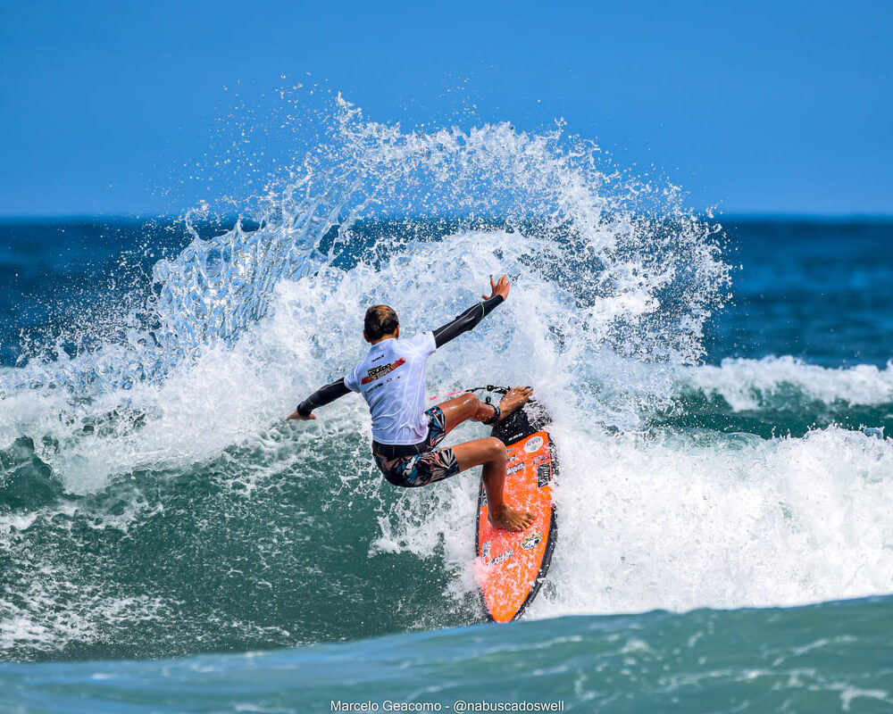 Eduardo Mulford, FT Kids On Fire 2024, Praia Grande de Ubatuba (SP). Foto: Marcelo Geacomo / @nabuscadoswell