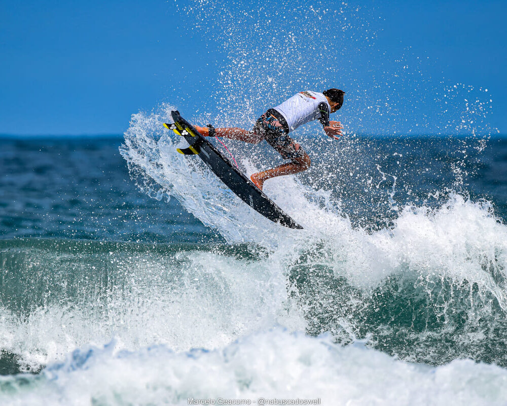 Eduardo Mulford, FT Kids On Fire 2024, Praia Grande de Ubatuba (SP). Foto: Marcelo Geacomo / @nabuscadoswell