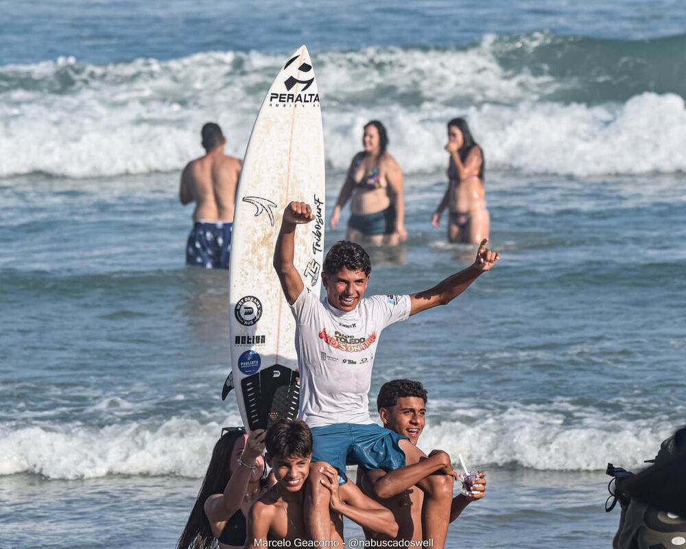 Calebe Simões, Terceira etapa do FT Kids On Fire 2024, Praia Grande de Ubatuba (SP). Foto: Marcelo Geacomo / @nabuscadoswell