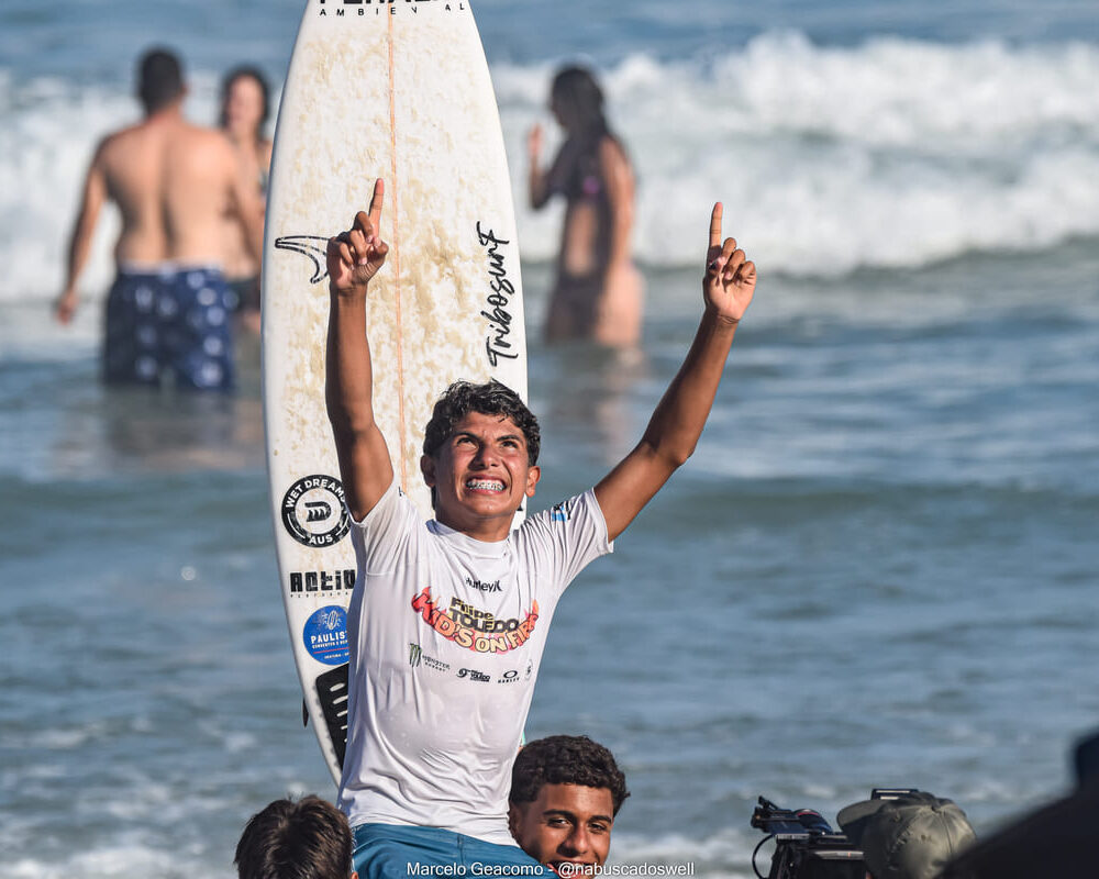 Calebe Simões, Terceira etapa do FT Kids On Fire 2024, Praia Grande de Ubatuba (SP). Foto: Marcelo Geacomo / @nabuscadoswell