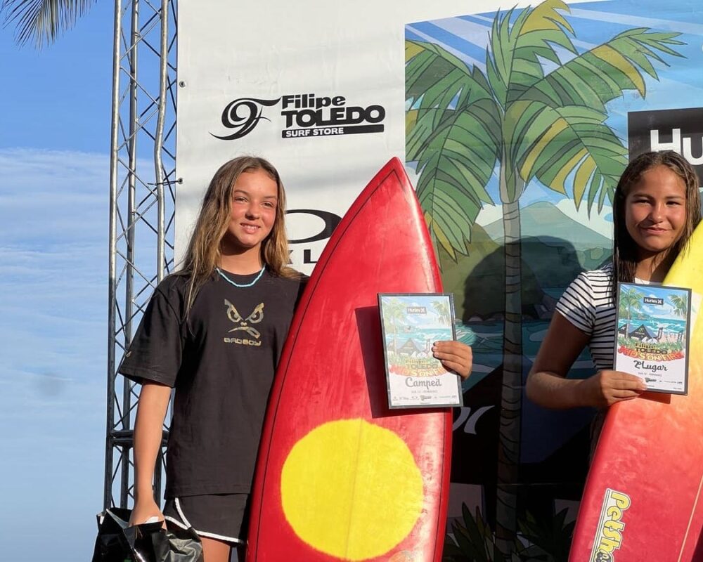 Nalu Carratu e Catarina Kobayashi, Terceira etapa do FT Kids On Fire 2024, Praia Grande de Ubatuba (SP). Foto: Marcelo Geacomo / @nabuscadoswell