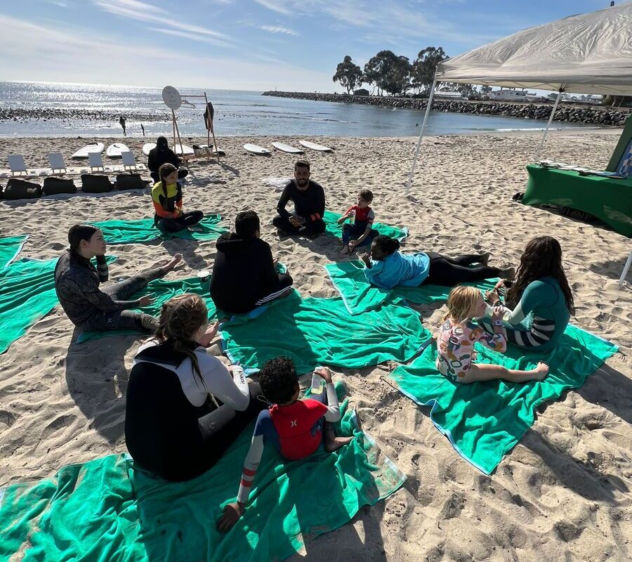 Instituto Filipe Toledo, em parceria com a The Wild and Whimsy Foundation, participa de ação social com crianças em San Clemente.