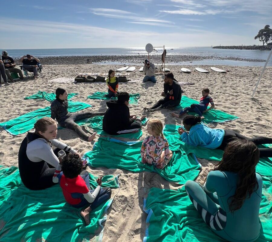 Instituto Filipe Toledo, em parceria com a The Wild and Whimsy Foundation, participa de ação social com crianças em San Clemente.