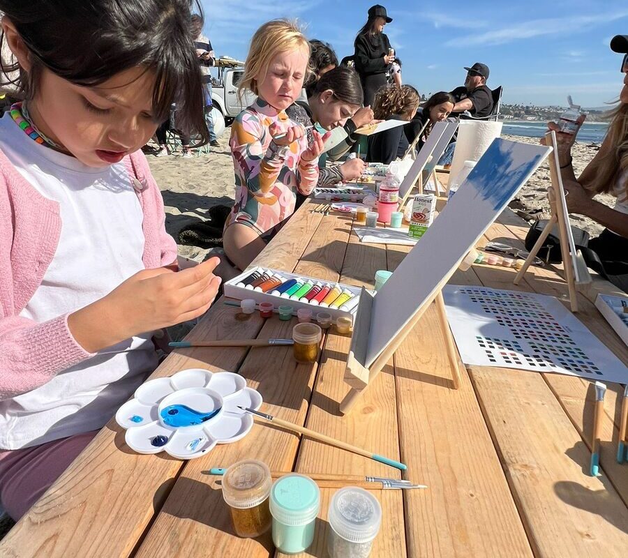 Instituto Filipe Toledo, em parceria com a The Wild and Whimsy Foundation, participa de ação social com crianças em San Clemente.