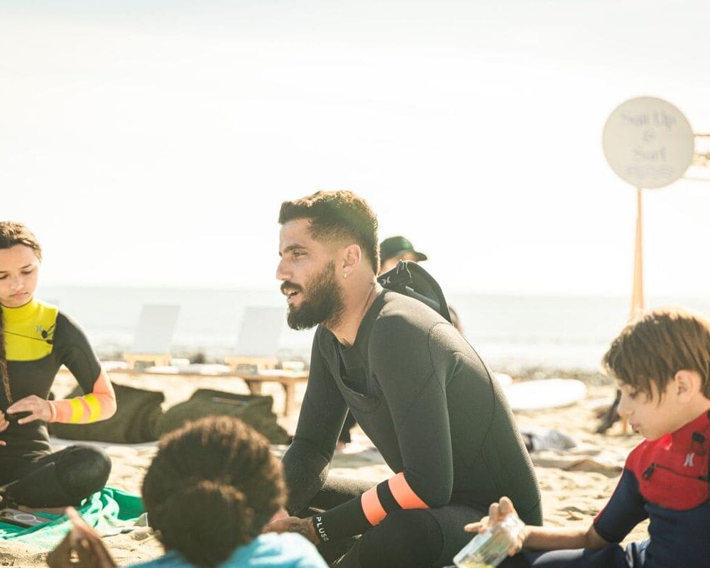 Instituto Filipe Toledo, em parceria com a The Wild and Whimsy Foundation, participa de ação social com crianças em San Clemente. Foto: Wellington Gonzalez / @wellington_g