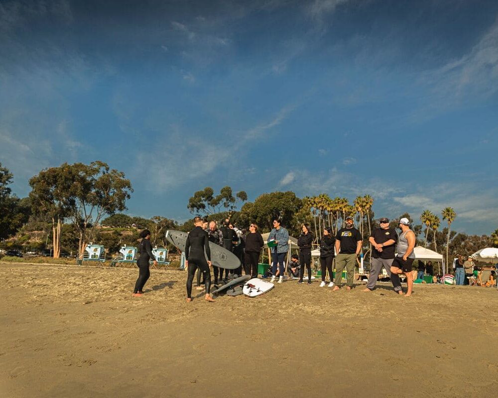 Instituto Filipe Toledo, em parceria com a The Wild and Whimsy Foundation, participa de ação social com crianças em San Clemente. Foto: Wellington Gonzalez / @wellington_g