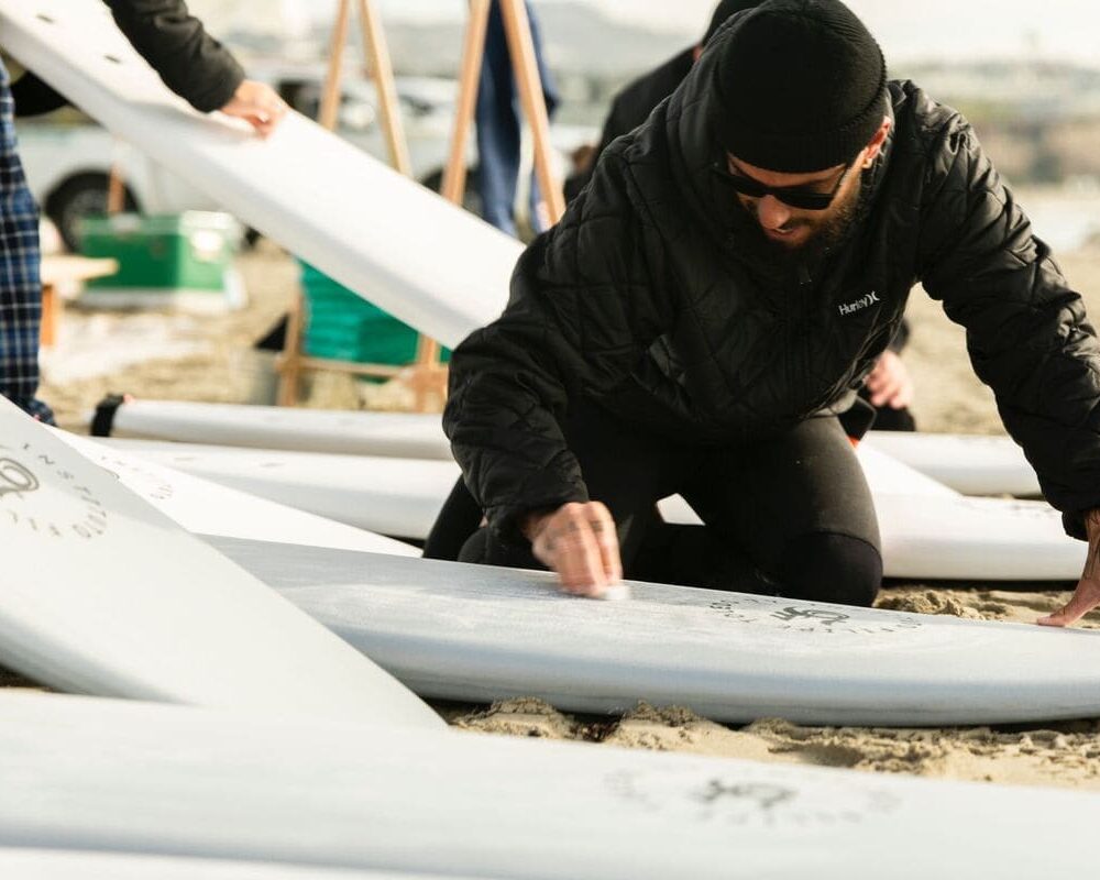 Instituto Filipe Toledo, em parceria com a The Wild and Whimsy Foundation, participa de ação social com crianças em San Clemente. Foto: Wellington Gonzalez / @wellington_g