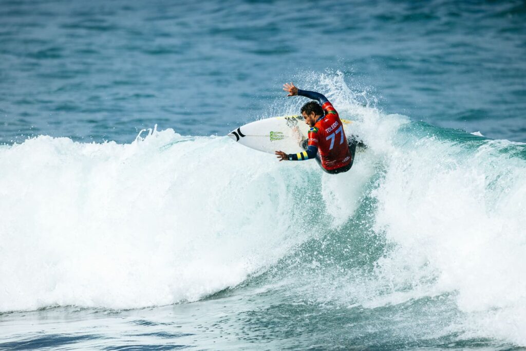 Filipe Toledo 25Bells 0Y6A4117 Cait Miers