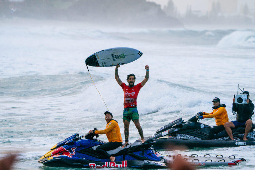 Filipe Toledo 25GoldCoast AGJ03475 Andrew Shield